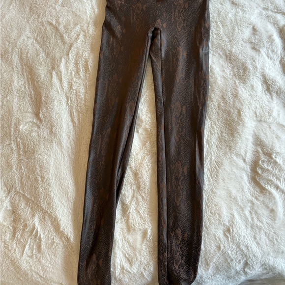 Spanx dark brown/black python pattern leggings - Picture 1 of 4
